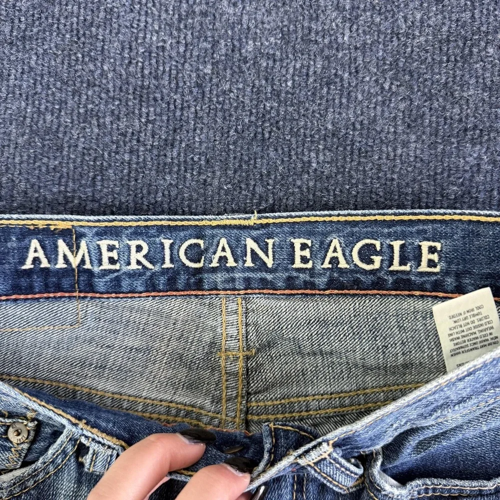 American Eagle Jeans Womens 26x28 Medium Wash Blue Denim Relaxed Straight Casual - Picture 4 of 13